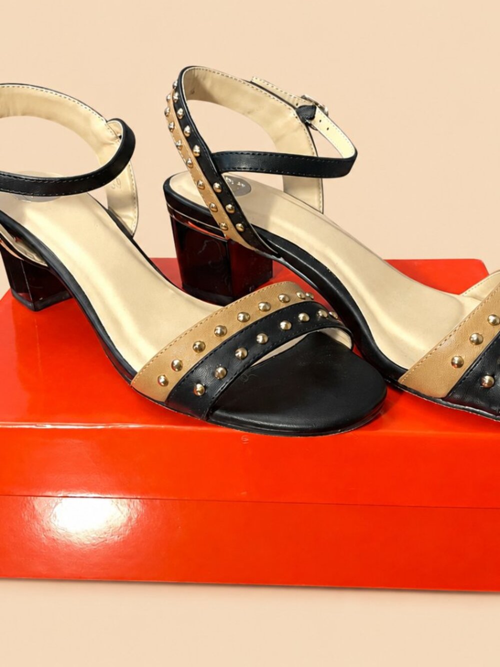 Laura Biagiotti Leather Heels  39 Euro Size (8.5 US) - Brand New